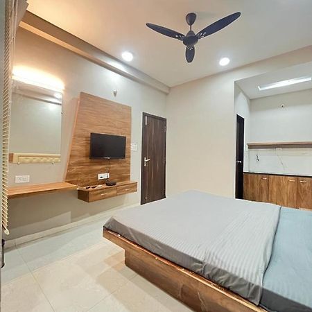 Stayzy Evanka Indore Extérieur photo