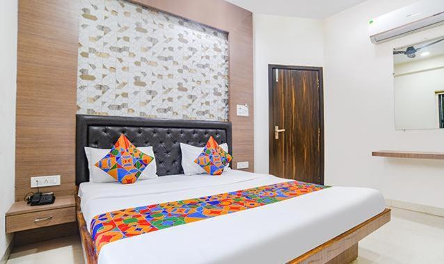 Stayzy Evanka Indore Extérieur photo