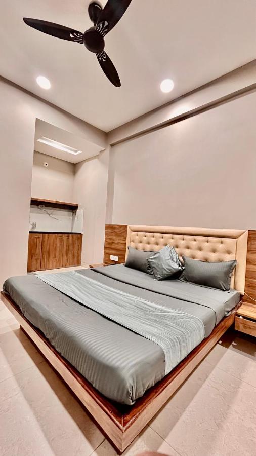 Stayzy Evanka Indore Extérieur photo