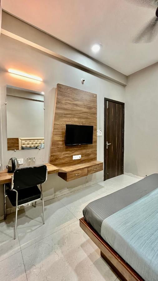 Stayzy Evanka Indore Extérieur photo